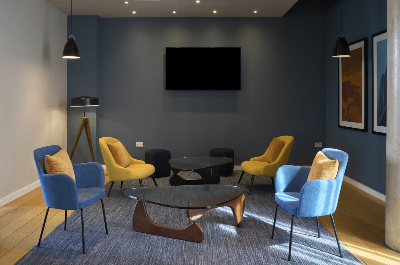 Four Points Flex by Sheraton Cardiff's lounge