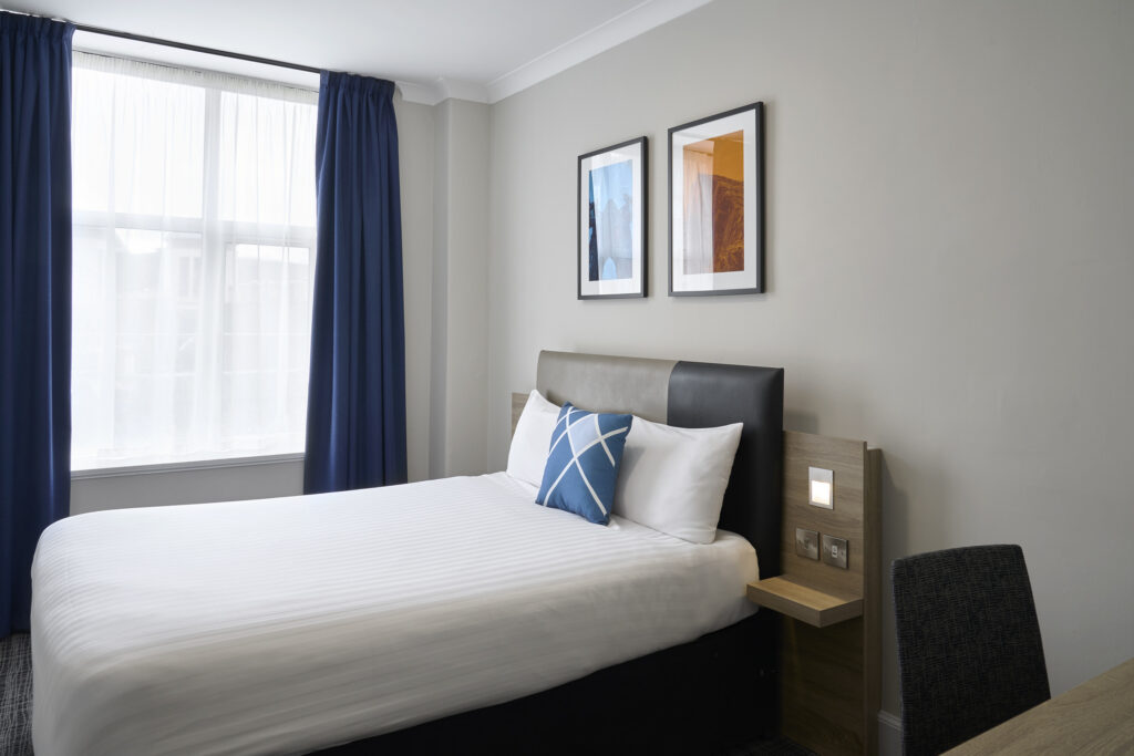 Four Points Flex by Sheraton Edinburgh Bedroom