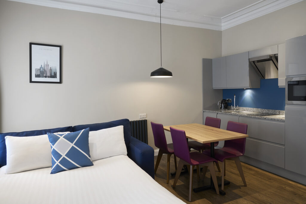Four Points Flex by Sheraton Edinburgh Bedroom