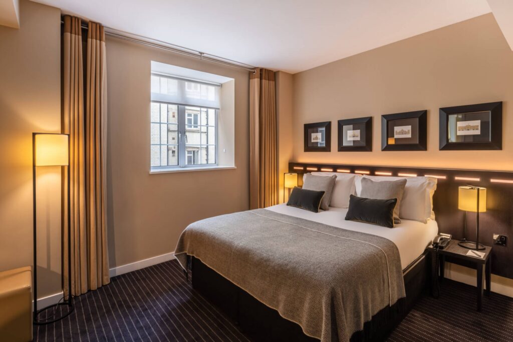 The Resident Victoria The King